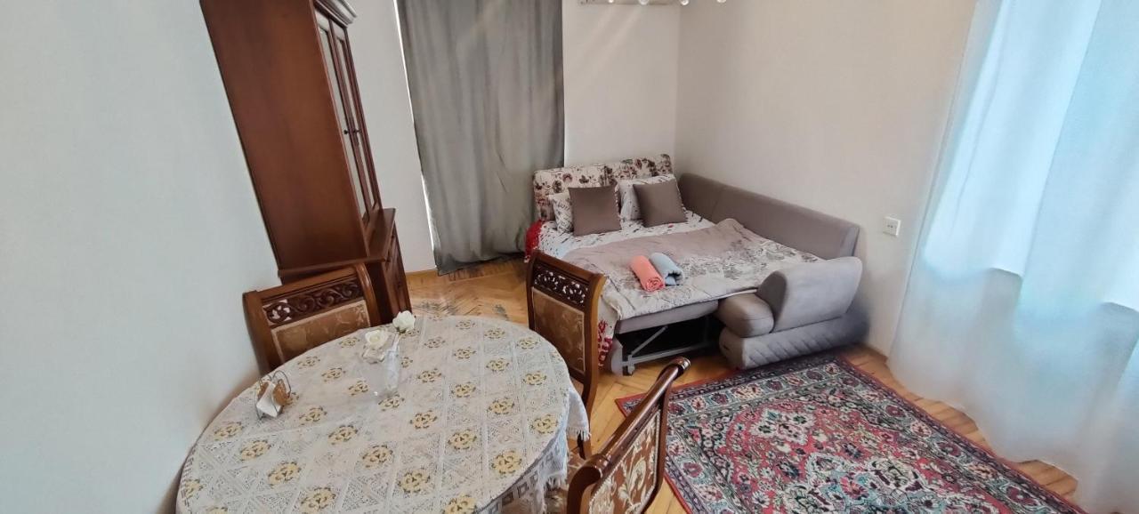 Budget One Room Apartment バクー エクステリア 写真